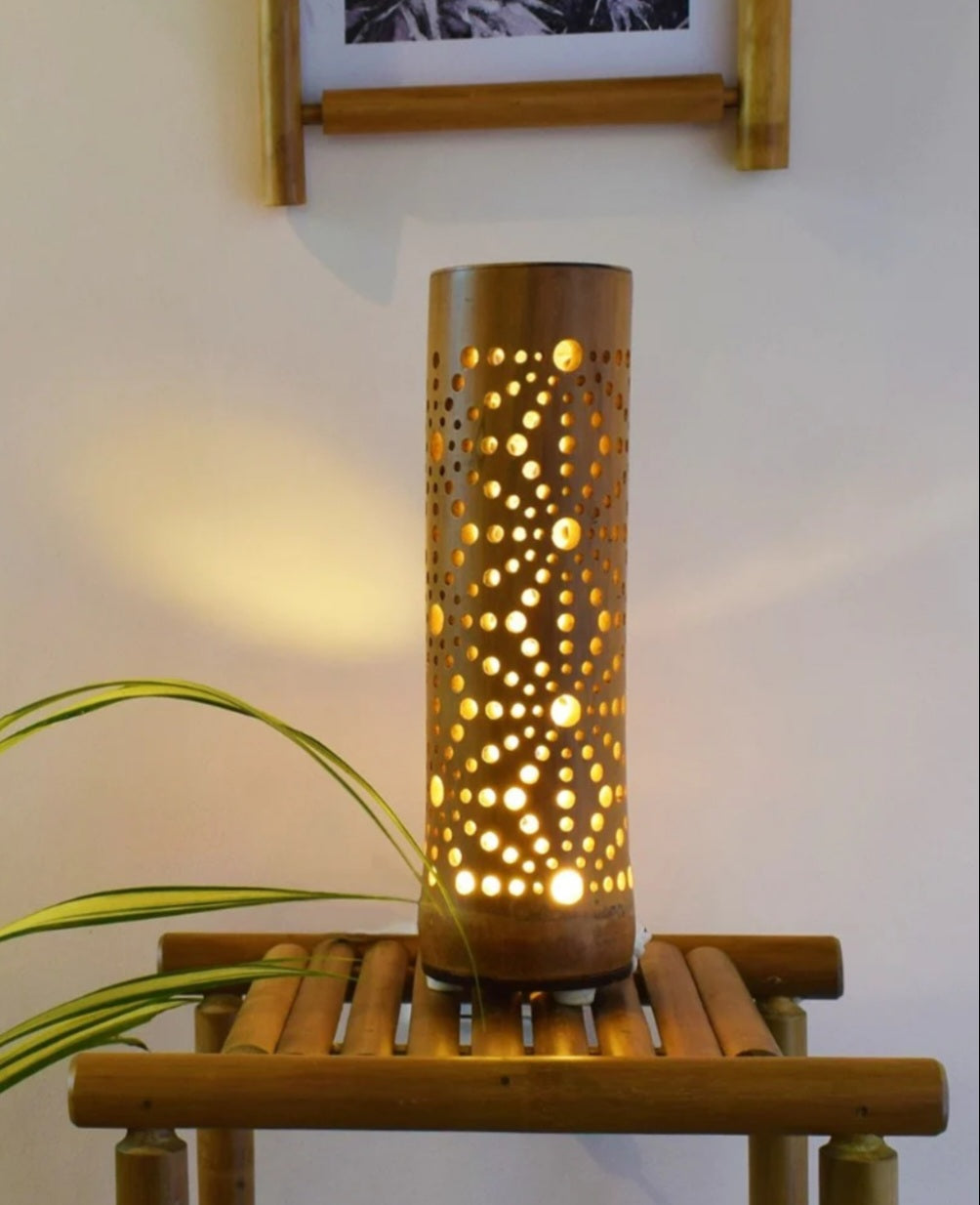 Net pattern Bamboo stem table lamp engraved Introduce an eco-friendly and luxurious touch to your home decor with our premium handmade bamboo floor lamp. Made from sustainable materials, this lamp not only enhances your space but also promotes a sustainab