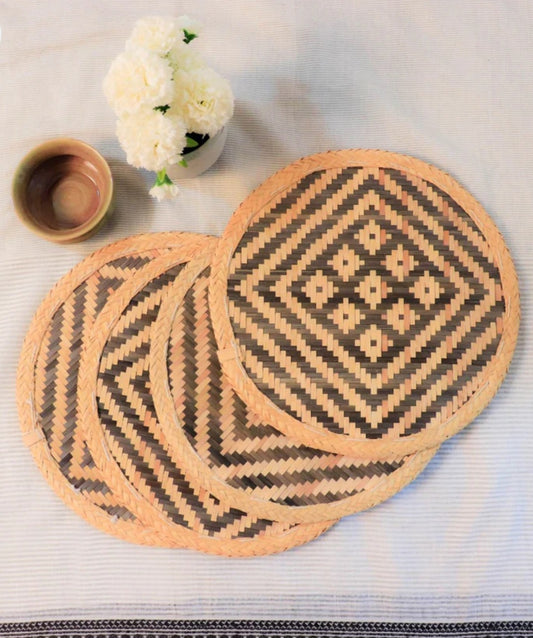 Round Bamboo table placement set of 4. Red & Black cheque colored